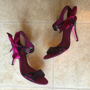 Betsey Johnson Magenta Hot Pink Black Heels